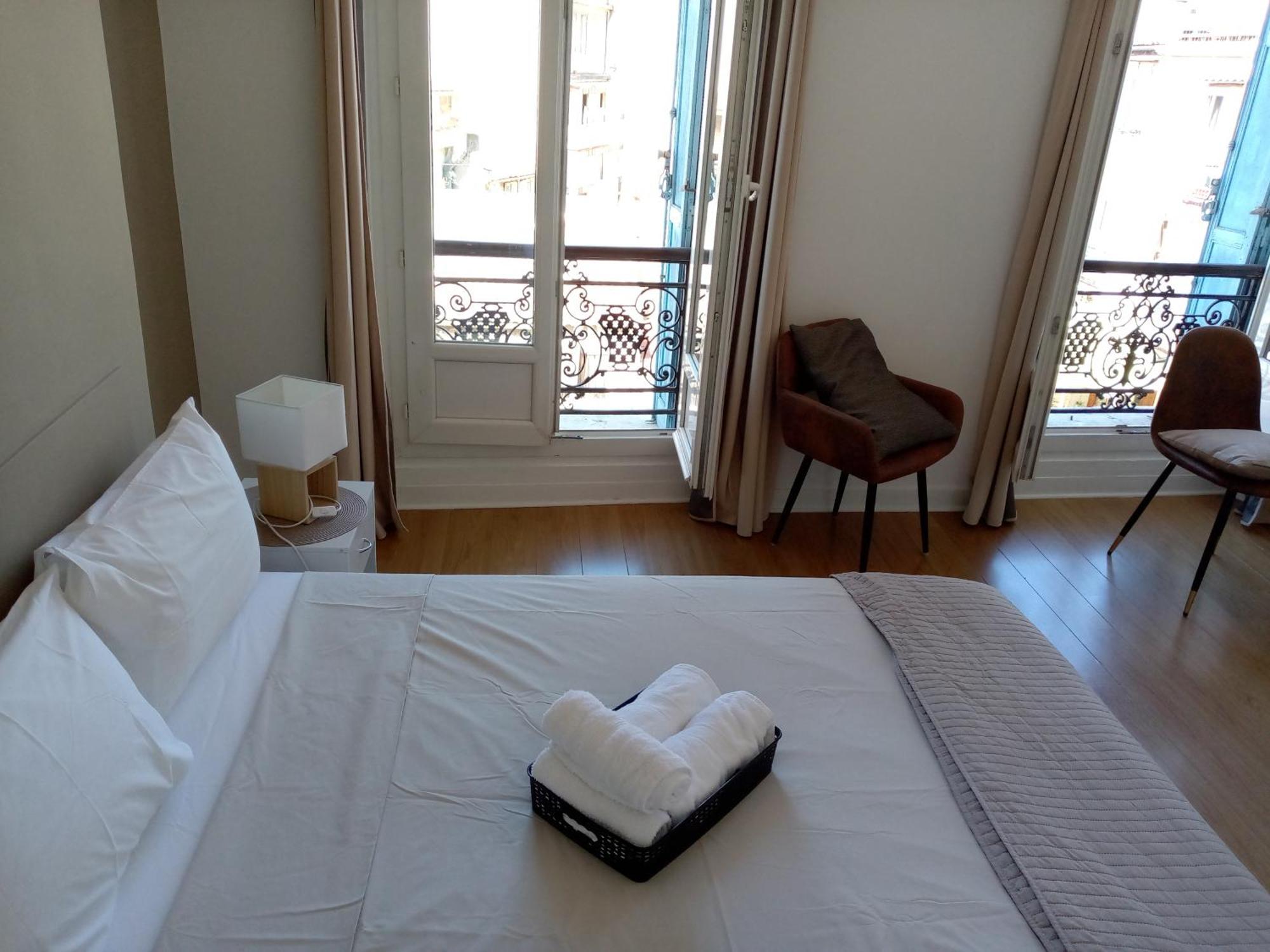 Quartier Le Plus Anime De Marseille "La Plaine Cours Julien "Chambre Avec Salle De Bain Wc Privee Integrees "Dans Appartement Bagian luar foto